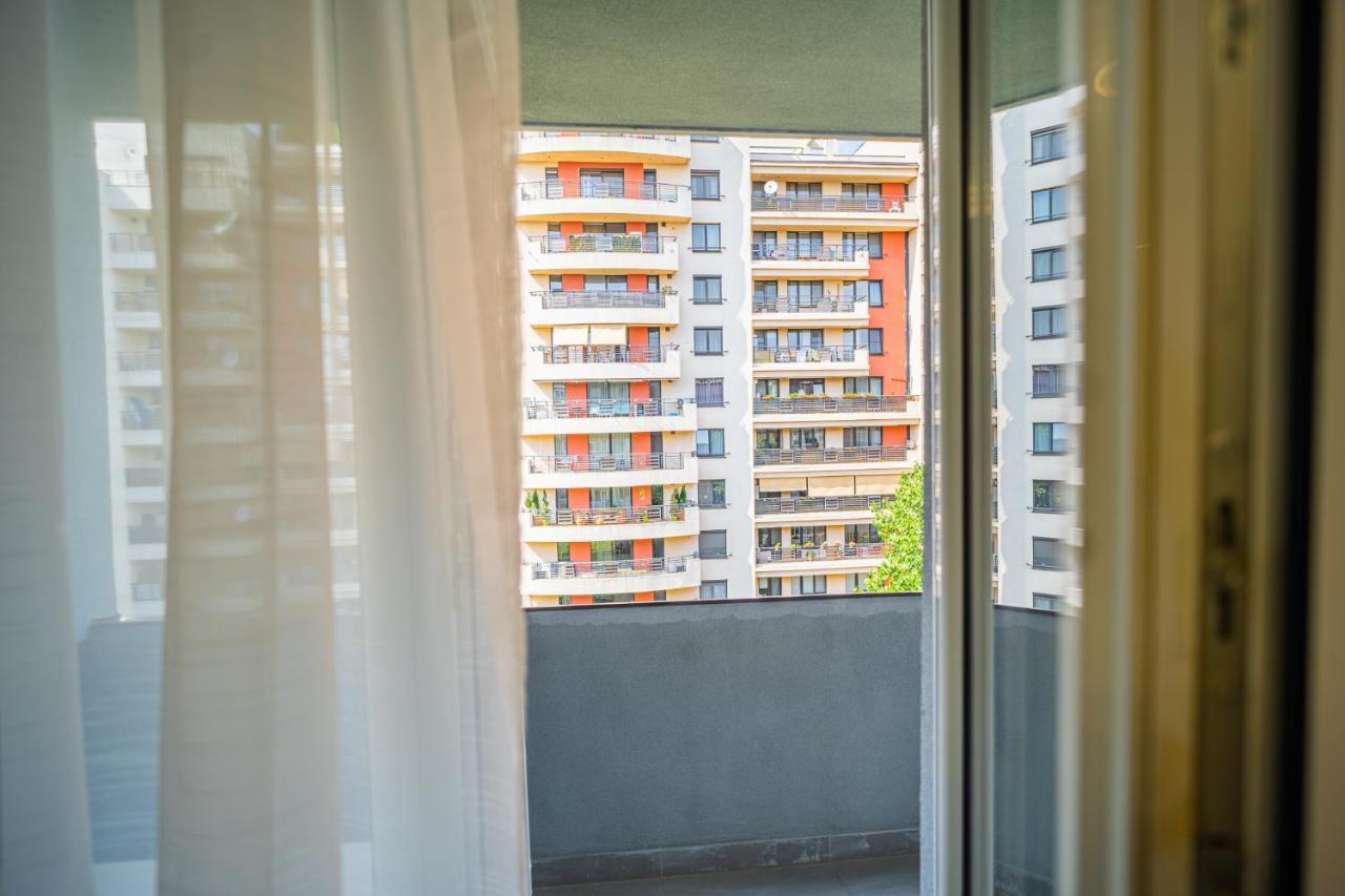 Refreshingly Chic: Newly Renovated 2Br Apartment Bukarest Kültér fotó